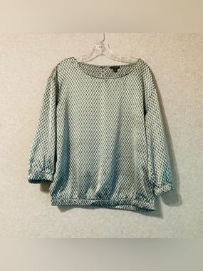 Ann Taylor Women's Pale Green Patterned 3/4 sleeves  Blouse Sz M